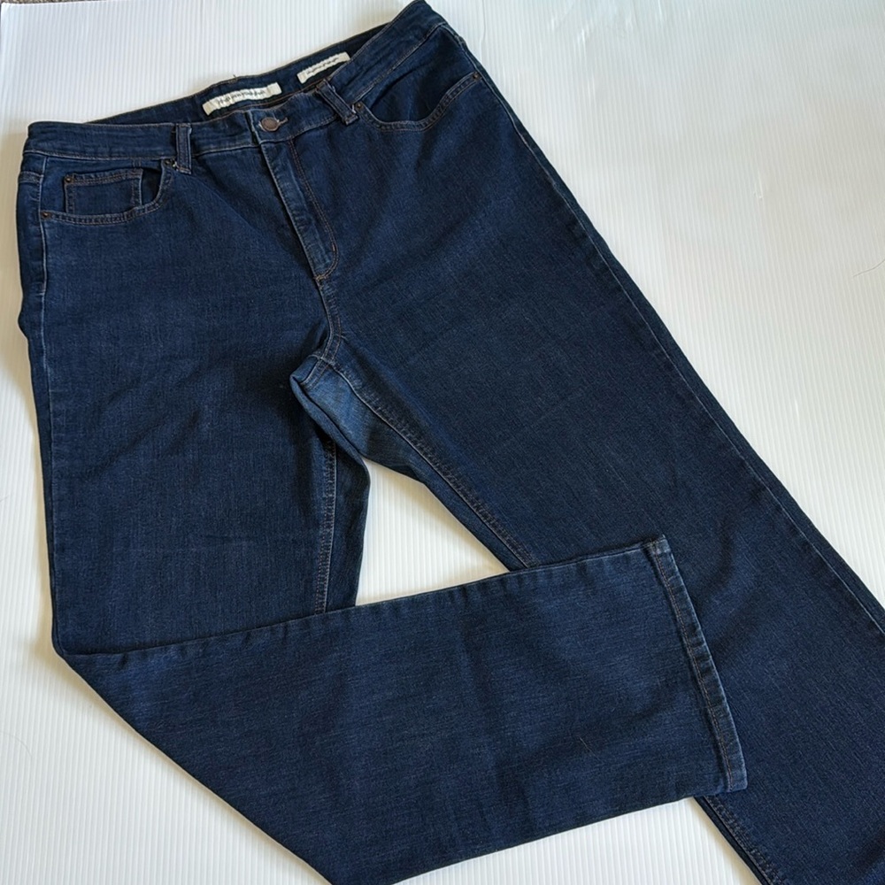 Jones New York Lexington Straight Jeans.  Women’s size 16